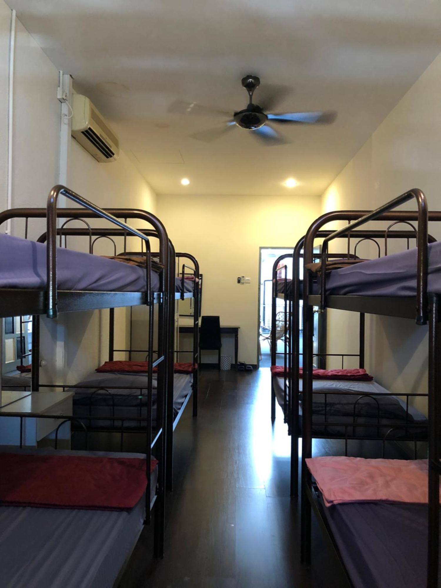 Apple Backpackers Hotel George Town Oda fotoğraf