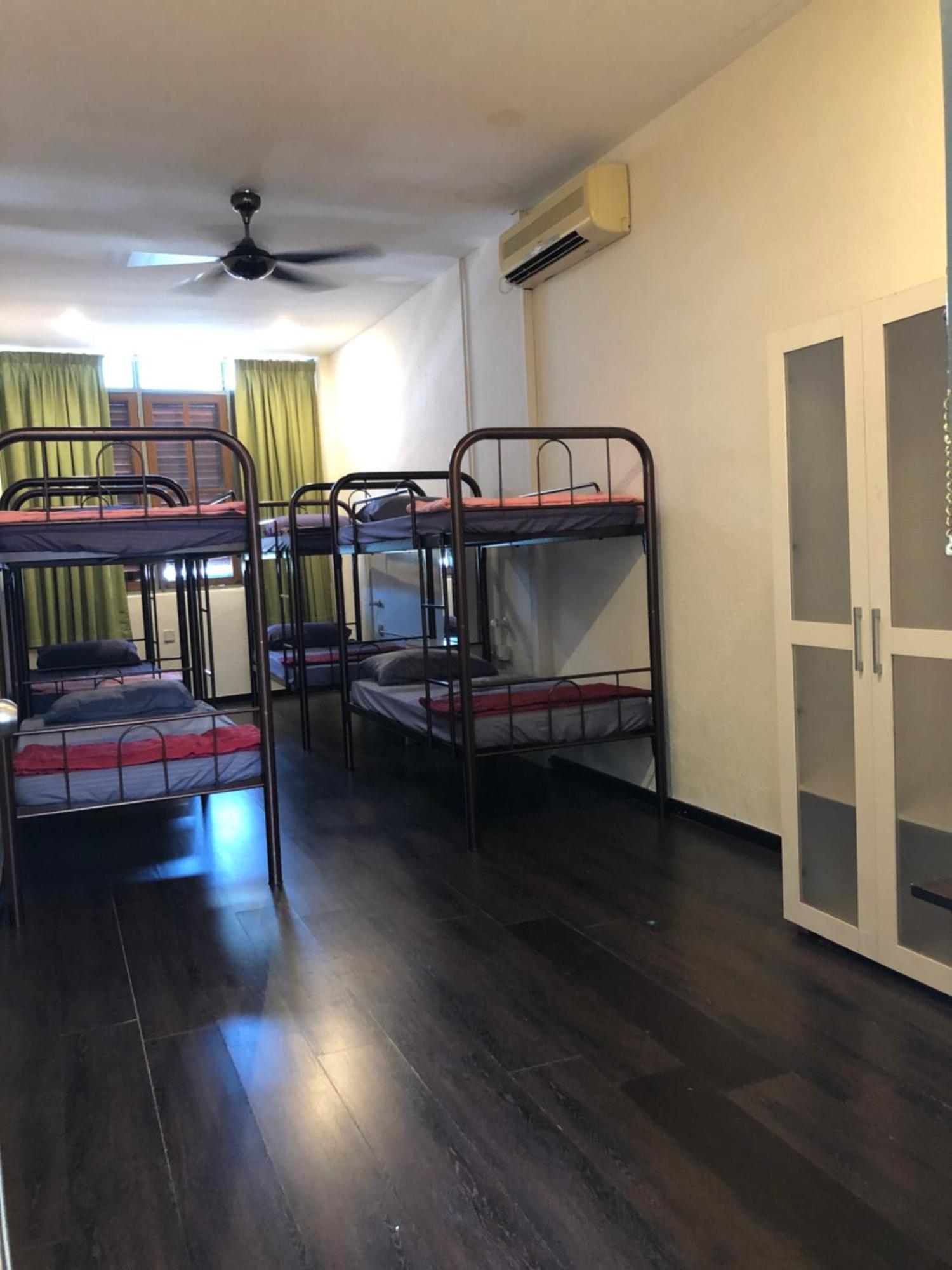 Apple Backpackers Hotel George Town Oda fotoğraf